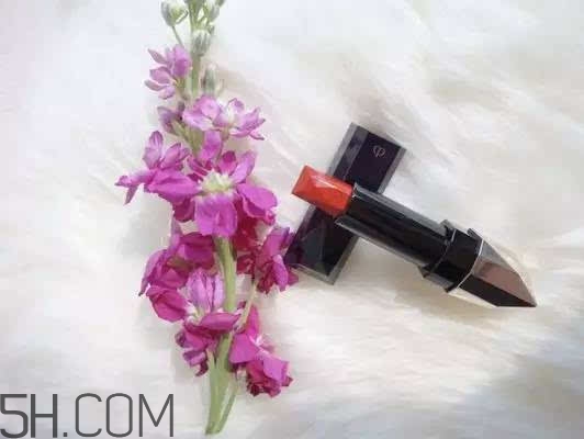 涂口紅前用bb打底可以嗎？最近比較火的口紅品牌有哪些？