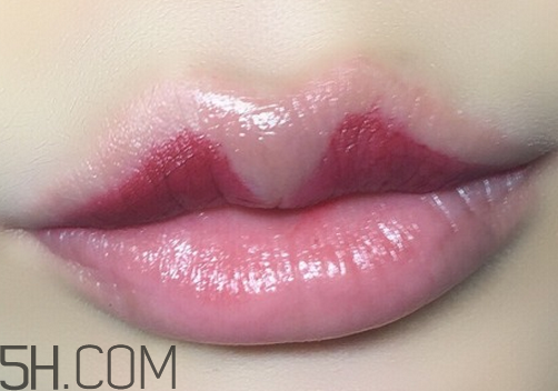 口紅到底應(yīng)該怎么涂？吻唇妝具體畫法