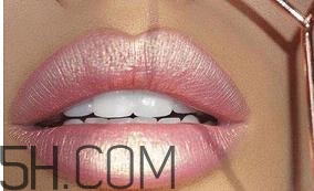 今年秋冬最流行的唇妝 反咬唇妝怎么畫 今年秋冬最流行的唇妝 反咬唇妝怎么畫
