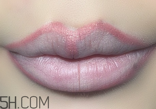口紅到底應(yīng)該怎么涂？吻唇妝具體畫法