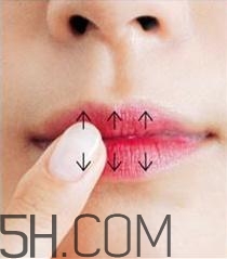 口紅到底應(yīng)該怎么涂？吻唇妝具體畫法