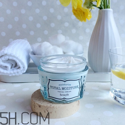 貝玲妃什么產品好用？貝玲妃的化妝品怎么樣？