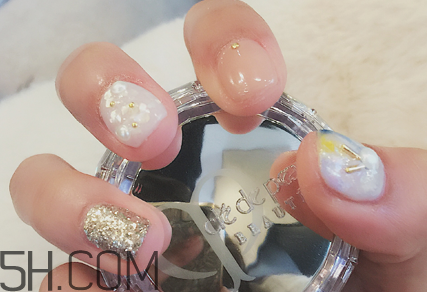 經(jīng)常做美甲好不好？淺色美甲款式推薦