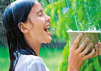 淋雨后要洗澡嗎？淋雨后不洗澡會怎么樣？