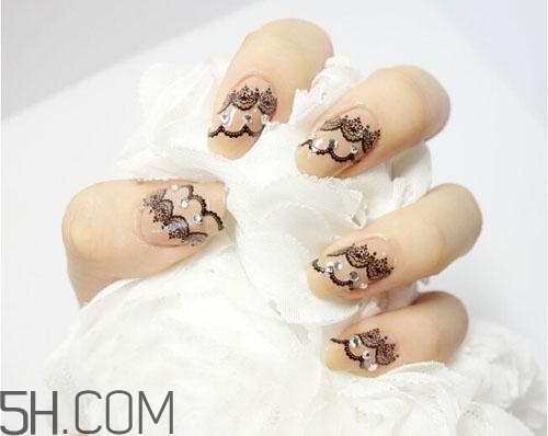 手指粗做什么美甲好看？蕾絲美甲怎么做教程圖解