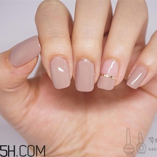 什么牌子指甲油好用？2018清新美甲圖片最新款