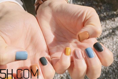 美甲涂什么顏色好看？2018冬天最美的韓式美甲