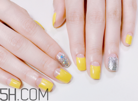 貼片美甲可以長(zhǎng)期做嗎？暖色系美甲新款式