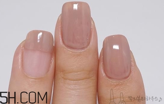 什么牌子指甲油好用？2018清新美甲圖片最新款