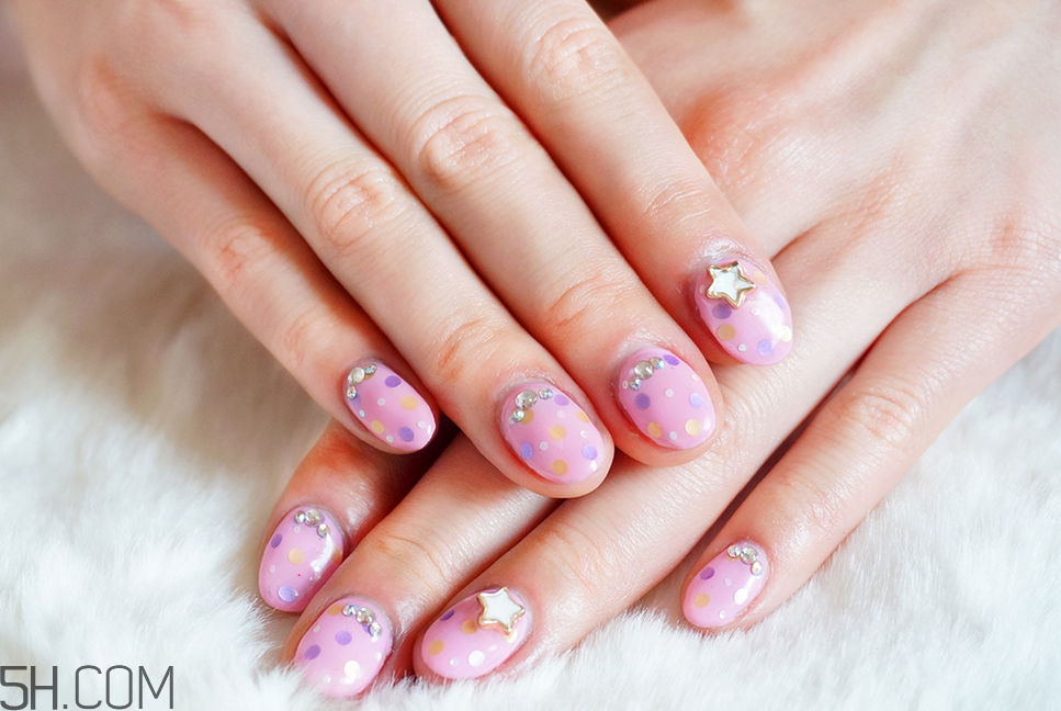 美甲對(duì)人體有什么危害？降低美甲傷害的方法