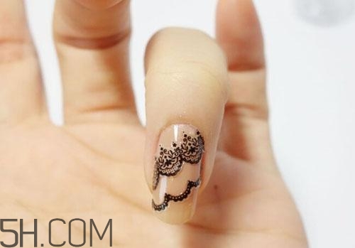 手指粗做什么美甲好看？蕾絲美甲怎么做教程圖解