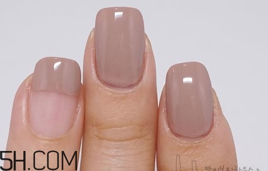 什么牌子指甲油好用？2018清新美甲圖片最新款