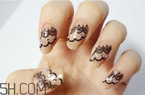 手指粗做什么美甲好看？蕾絲美甲怎么做教程圖解