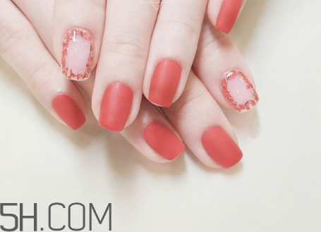 貼片美甲可以長(zhǎng)期做嗎？暖色系美甲新款式