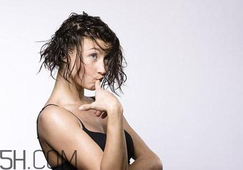 淋雨后需要洗頭嗎？淋雨后不洗頭可以嗎？