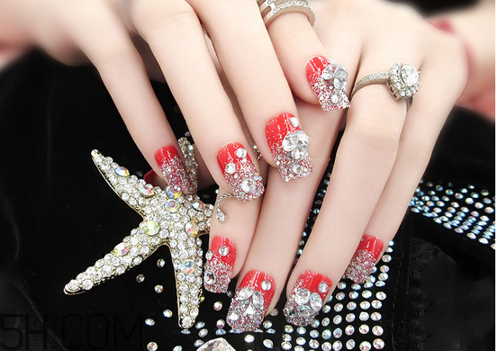 貼片美甲可以長(zhǎng)期做嗎？暖色系美甲新款式