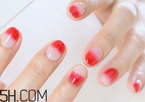 美甲涂什么顏色好看？2018冬天最美的韓式美甲
