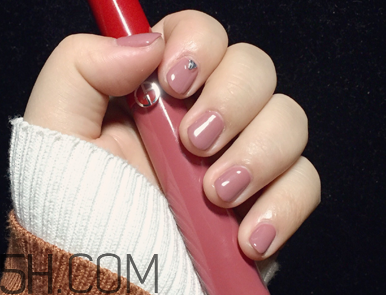 經(jīng)常做美甲好不好？淺色美甲款式推薦