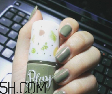 什么牌子指甲油好用？2018清新美甲圖片最新款