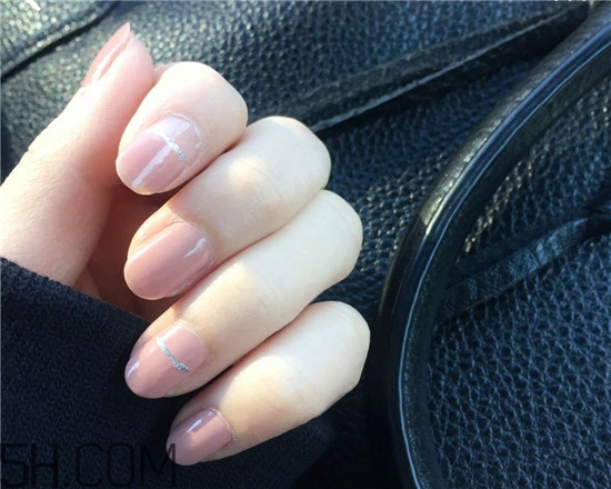 手指粗適合做什么美甲？美甲簡單大方新款圖片