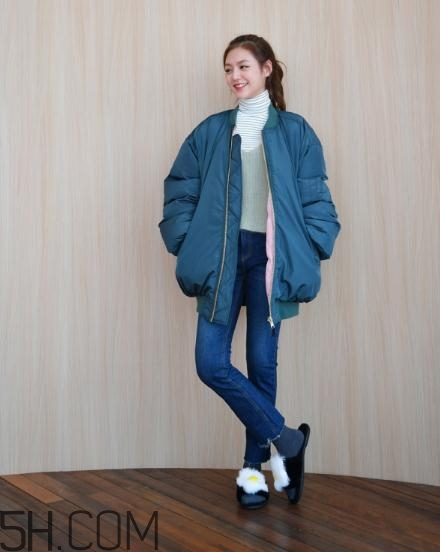 藍(lán)色棉襖配什么褲子？藍(lán)色棉服搭配褲子圖片