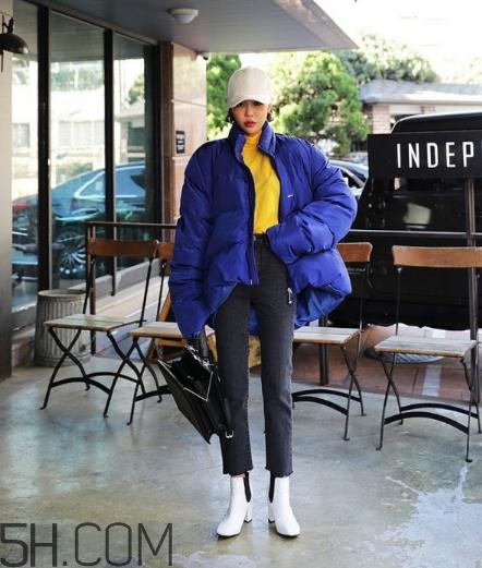 藍(lán)色棉襖配什么褲子？藍(lán)色棉服搭配褲子圖片