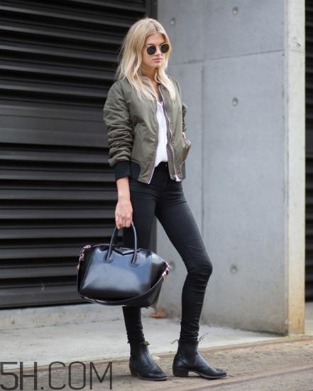 綠色飛行夾克怎么搭配？綠色飛行員夾克搭配女