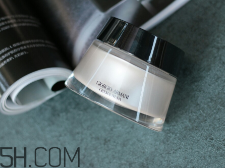 阿瑪尼黑鑰匙素顏霜功課和選色對比 阿瑪尼素顏霜使用心得 阿瑪尼黑鑰匙素顏霜功課和選色對比 阿瑪尼素顏霜使用心得