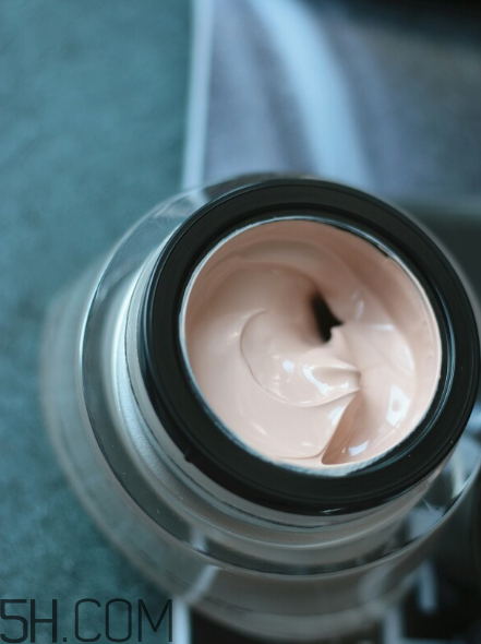 阿瑪尼黑鑰匙素顏霜功課和選色對比 阿瑪尼素顏霜使用心得 阿瑪尼黑鑰匙素顏霜功課和選色對比 阿瑪尼素顏霜使用心得