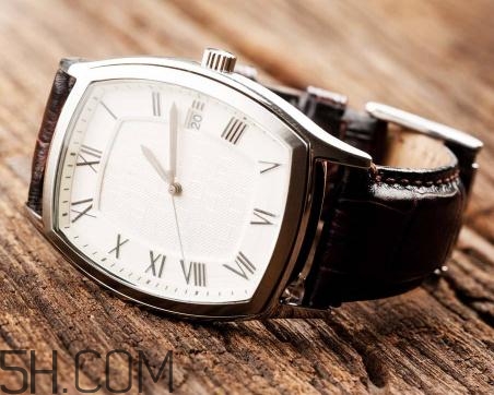 手表可以戴著睡覺(jué)嗎？防水手表能戴著洗澡嗎？