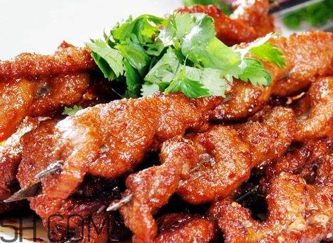 一斤羊肉能穿多少串 羊肉串怎么看熟不熟 一斤羊肉能穿多少串 羊肉串怎么看熟不熟