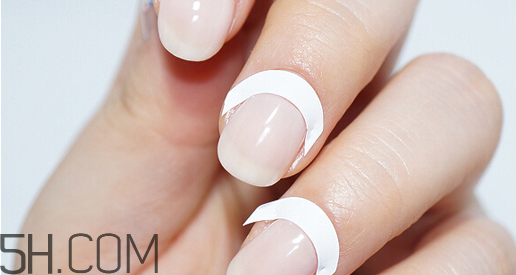 美甲店是怎么做指甲的？毛呢格子美甲教程圖解