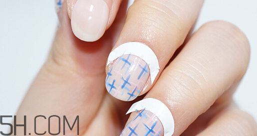 美甲店是怎么做指甲的？毛呢格子美甲教程圖解