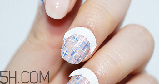 美甲店是怎么做指甲的？毛呢格子美甲教程圖解