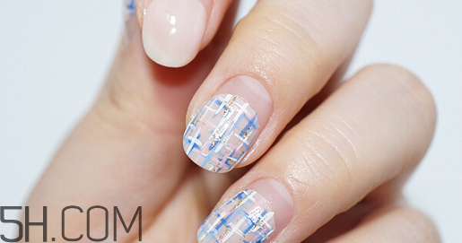 美甲店是怎么做指甲的？毛呢格子美甲教程圖解