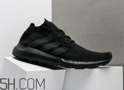 adidas swift run triple black配色在哪買_多少錢？