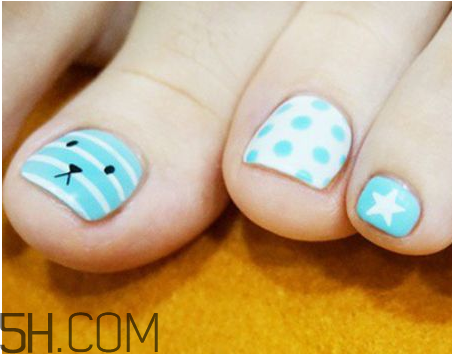 指甲油哪個(gè)牌子好？腳趾甲變色是怎么回事？