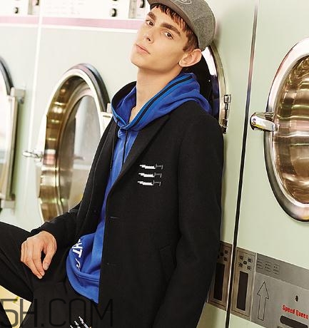 馬克華菲衣服貴嗎？馬克華菲的衣服多少錢？