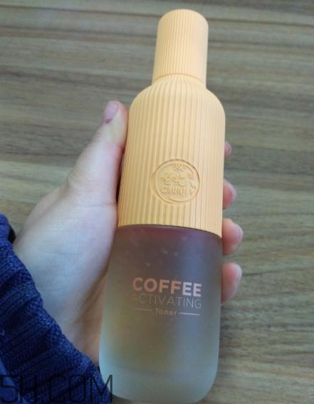 春紀咖啡煥膚菁華露好用嗎？春紀咖啡煥膚菁華露評測