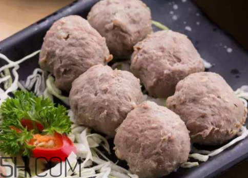 ?一個牛肉丸多少克 一斤牛肉做多少牛肉丸 ?一個牛肉丸多少克 一斤牛肉做多少牛肉丸