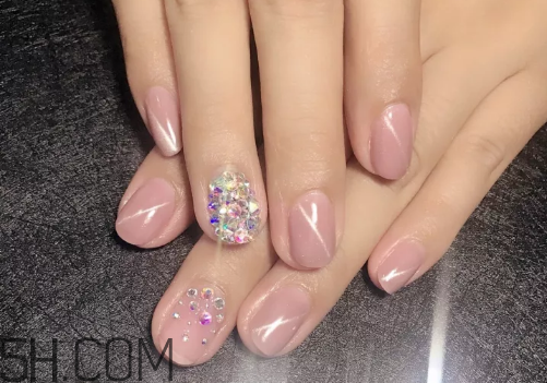 什么是反法式美甲？好看的貓眼美甲圖片