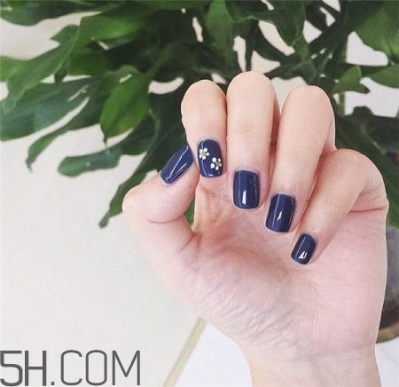 冬季美甲圖片焦糖色 涂指甲油的技巧和方法 冬季美甲圖片焦糖色 涂指甲油的技巧和方法