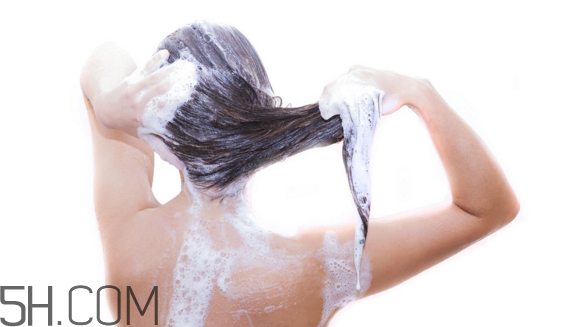 冷水洗頭頭痛怎么辦？冷水洗頭有什么危害？