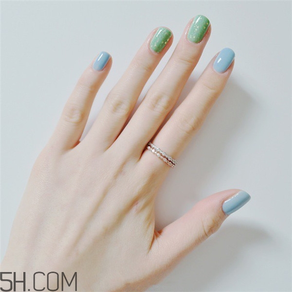 冬天美甲適合什么顏色？純色美甲跳色款式搭配圖