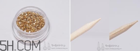 裸粉色指甲油推薦 裸色美甲教程 裸粉色指甲油推薦 裸色美甲教程