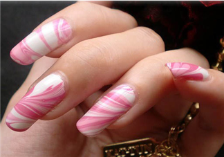 水染美甲用的什么指甲油？2018秋冬美甲最新款圖片