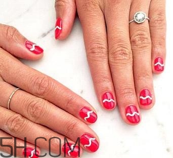 冬天美甲適合什么顏色？純色美甲跳色款式搭配圖