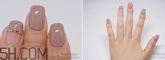 裸粉色指甲油推薦 裸色美甲教程 裸粉色指甲油推薦 裸色美甲教程