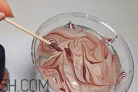 水染美甲用的什么指甲油？2018秋冬美甲最新款圖片