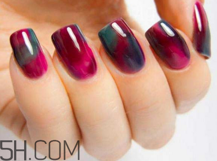 美甲店常用甲油膠品牌有哪些？沒有任何基礎(chǔ)學(xué)美甲難嗎？